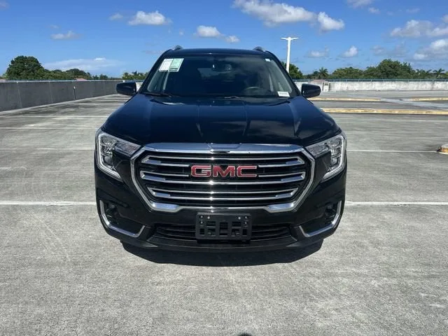 2024 GMC Terrain SLT photo 17