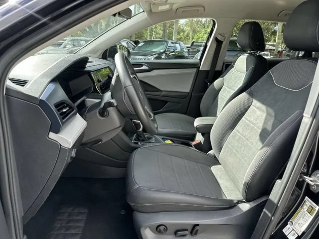 2024 Volkswagen Taos SE photo 29