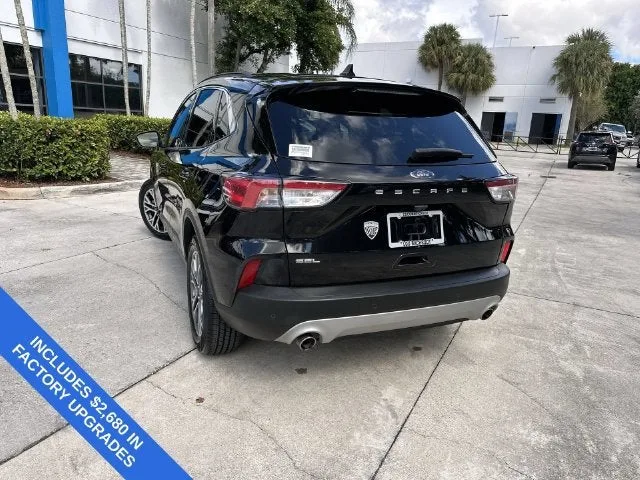 2022 Ford Escape SEL photo 12