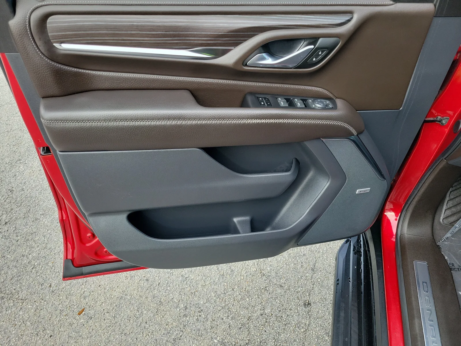 2024 GMC Yukon Denali photo 23