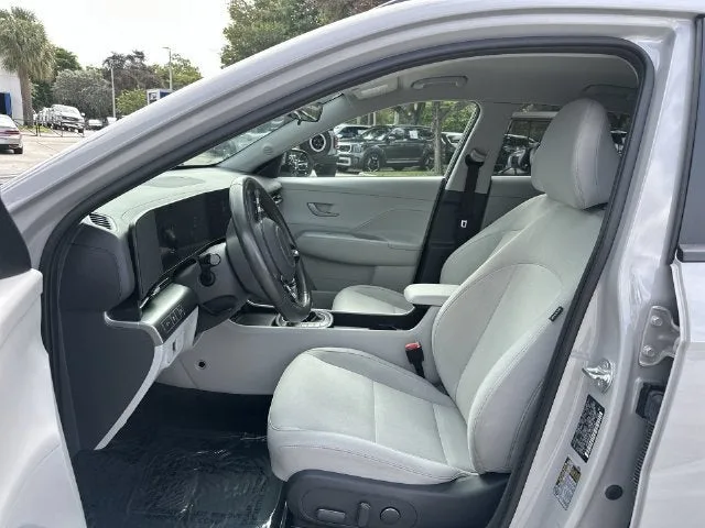 2025 Hyundai Kona SEL photo 30