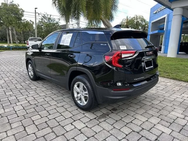 2024 GMC Terrain SLE photo 34