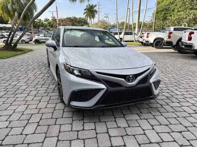 2024 Toyota Camry SE photo 17
