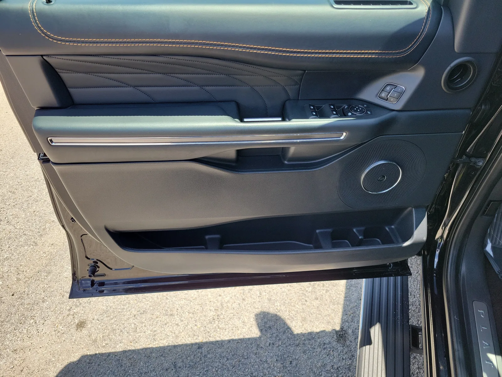 2023 Ford Expedition Platinum photo 23