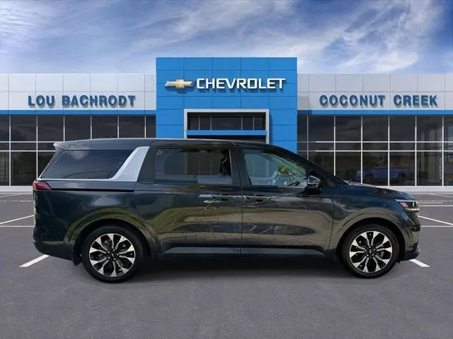 2023 Kia Carnival EX photo 9