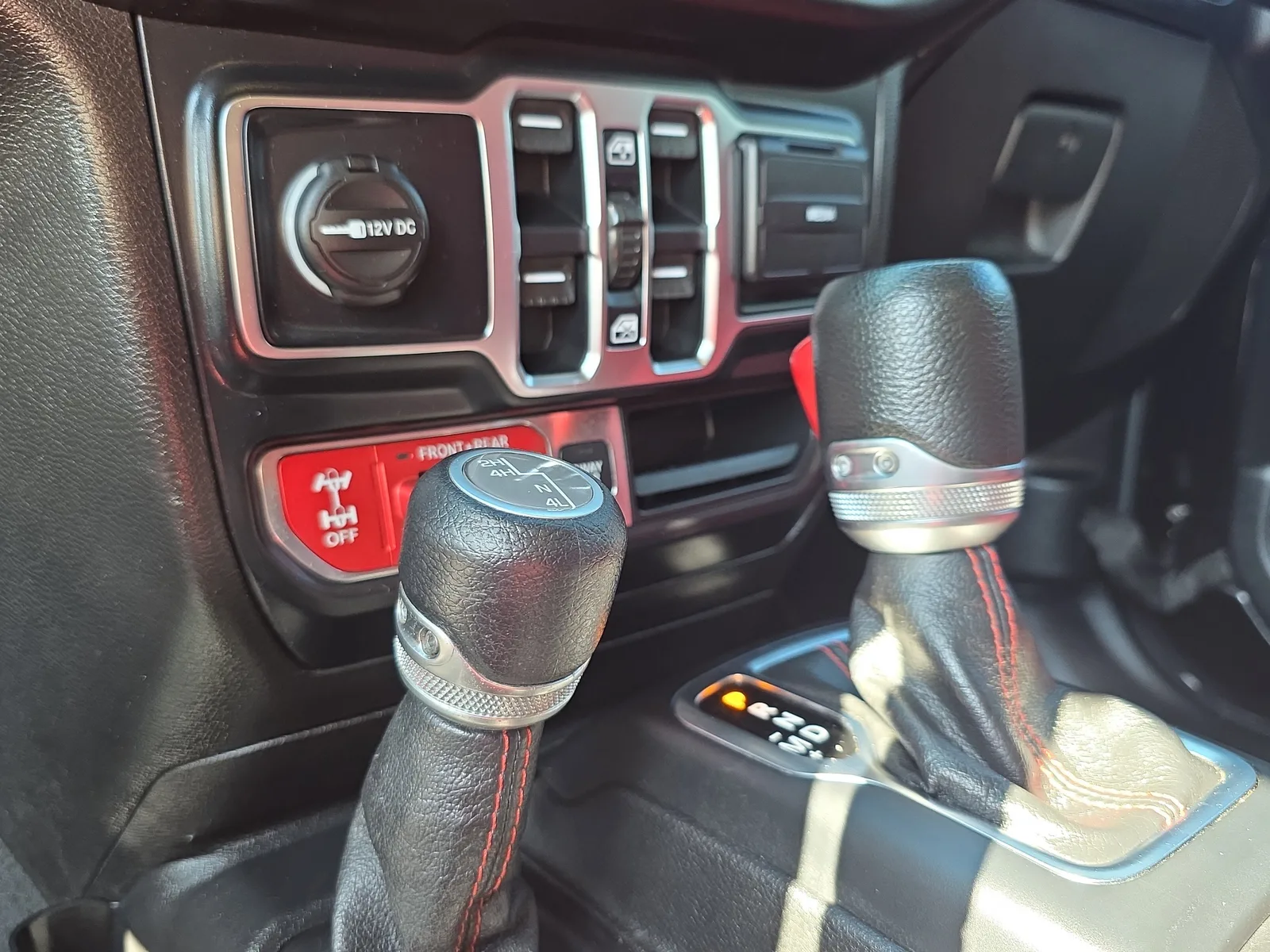 2020 Jeep Wrangler Unlimited Rubicon photo 32