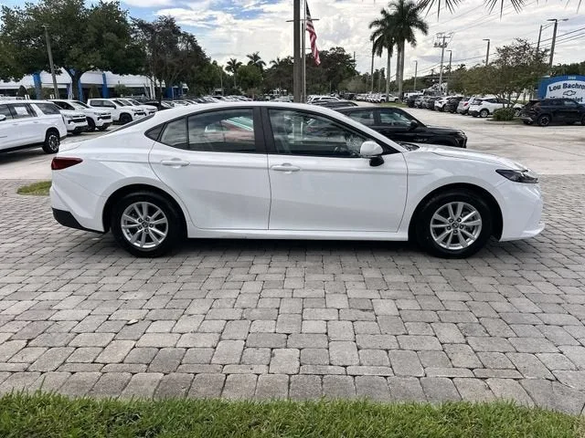 2025 Toyota Camry LE photo 14