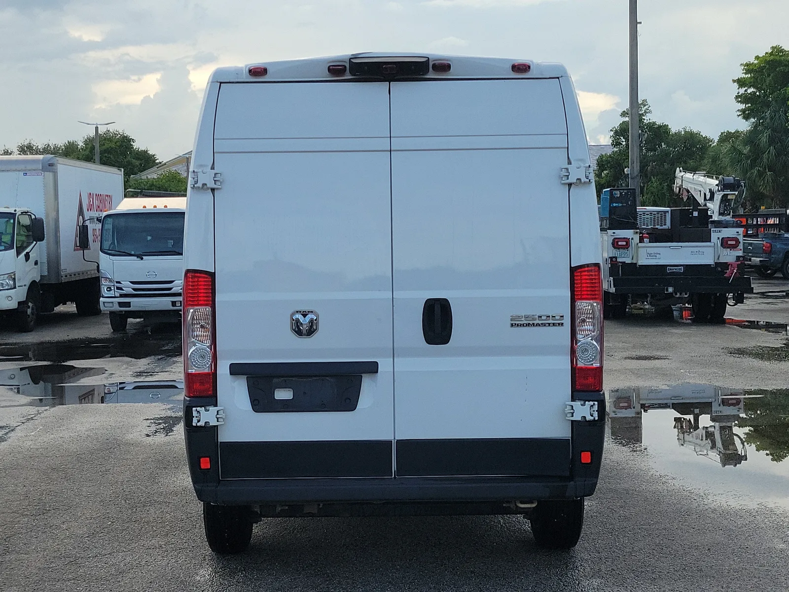 2024 RAM ProMaster Cargo Van Tradesman photo 4