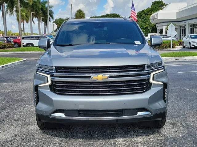 2024 Chevrolet Suburban LT photo 8