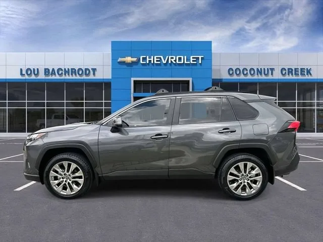 2024 Toyota RAV4 XLE Premium photo 5