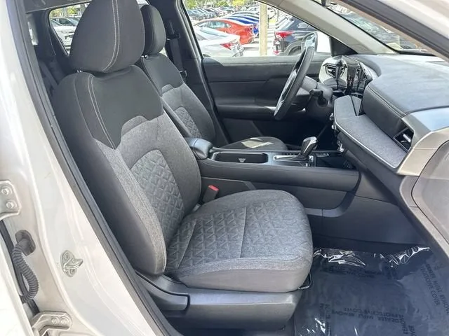 2025 Nissan Kicks SV photo 29