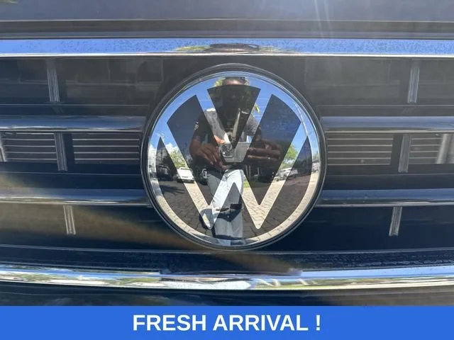 2022 Volkswagen Tiguan SE R-Line Black photo 10