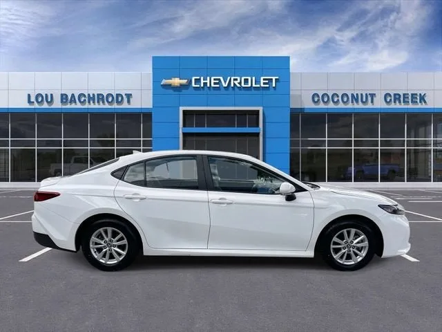 2025 Toyota Camry LE photo 9