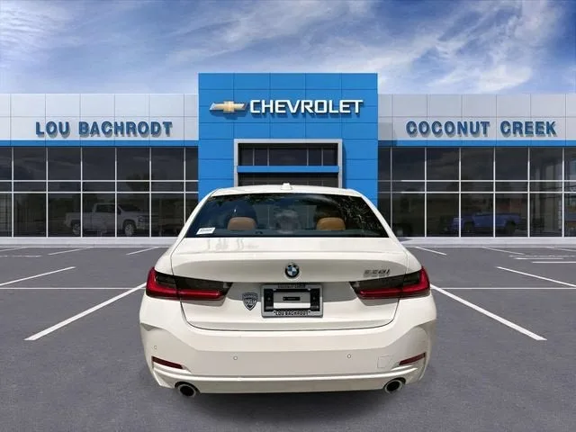 2025 BMW 3 Series 330i photo 7