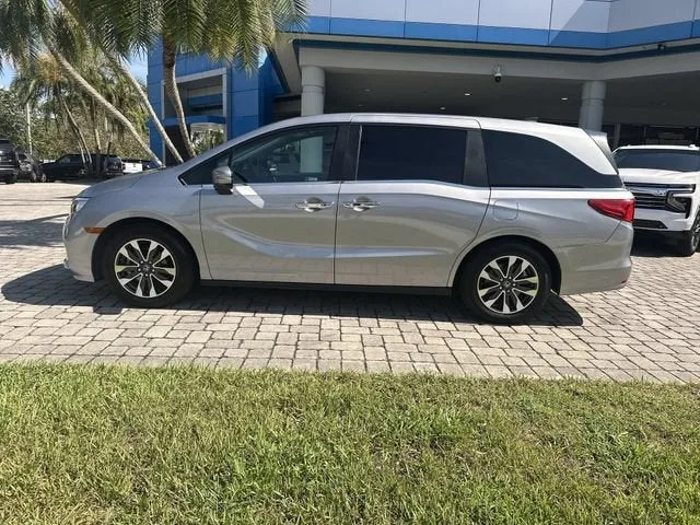 2024 Honda Odyssey EX-L photo 32
