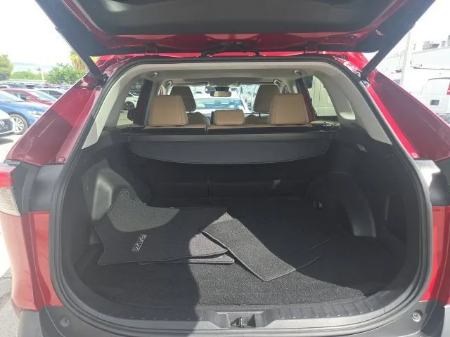 2020 Toyota RAV4 XLE Premium photo 15