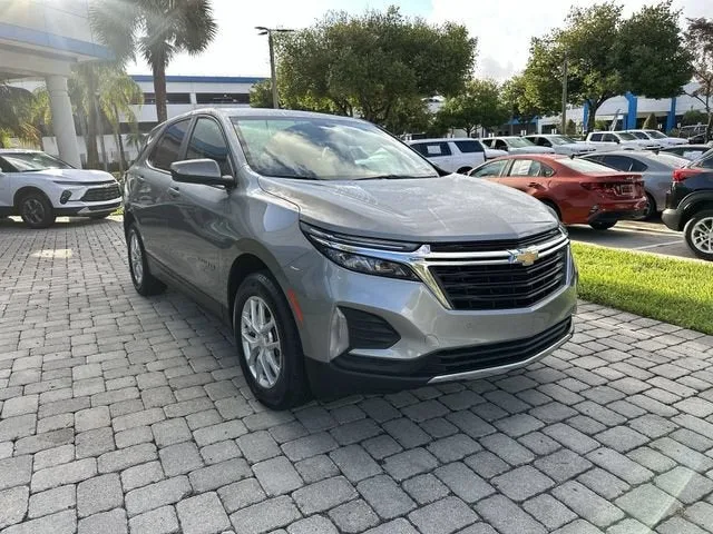 2024 Chevrolet Equinox LT photo 17