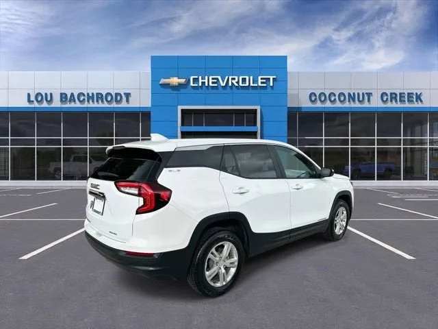 2024 GMC Terrain SLE photo 8