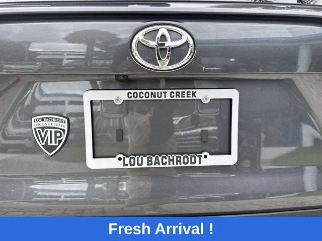 2024 Toyota RAV4 XLE Premium photo 13