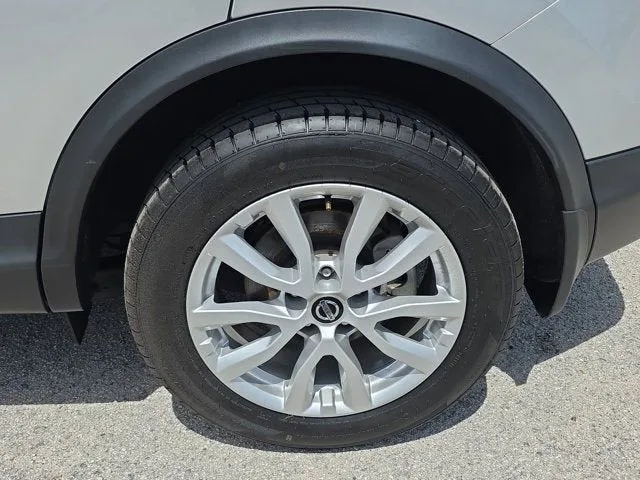 2022 Nissan Rogue Sport SV photo 13