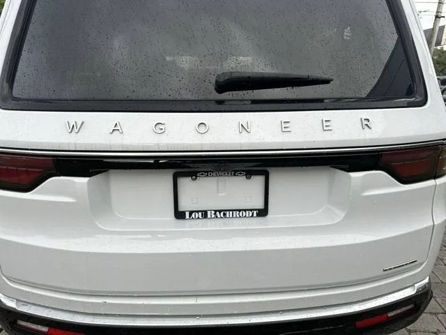 2024 Jeep Wagoneer L Series II photo 35