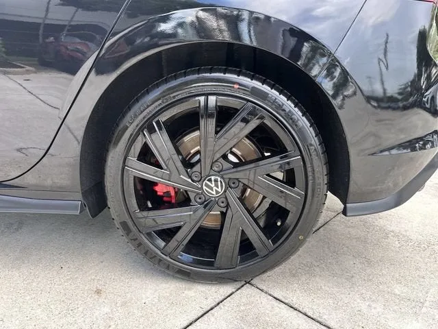 2023 Volkswagen Golf GTI SE photo 11