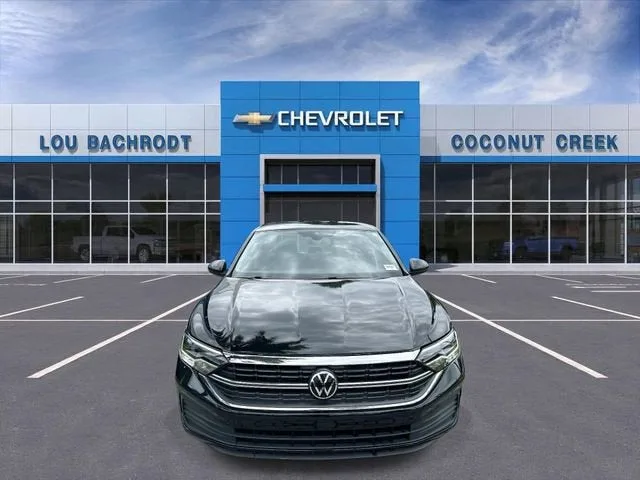 2024 Volkswagen Jetta SE photo 3