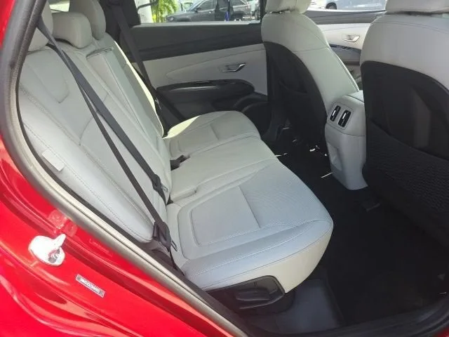 2025 Hyundai Tucson Limited photo 12