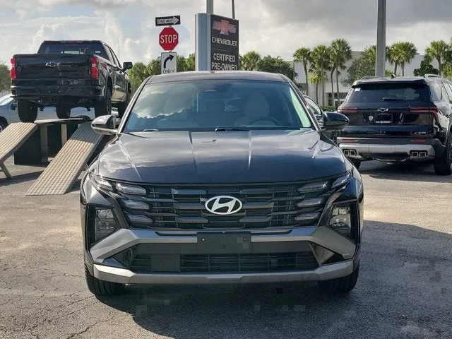 2025 Hyundai Tucson SE photo 8
