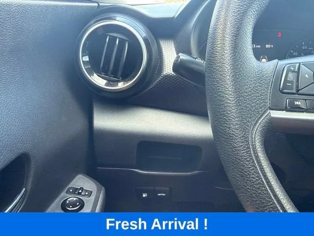 2023 Nissan Kicks SV photo 9