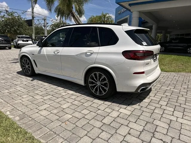 2022 BMW X5 xDrive45e photo 34