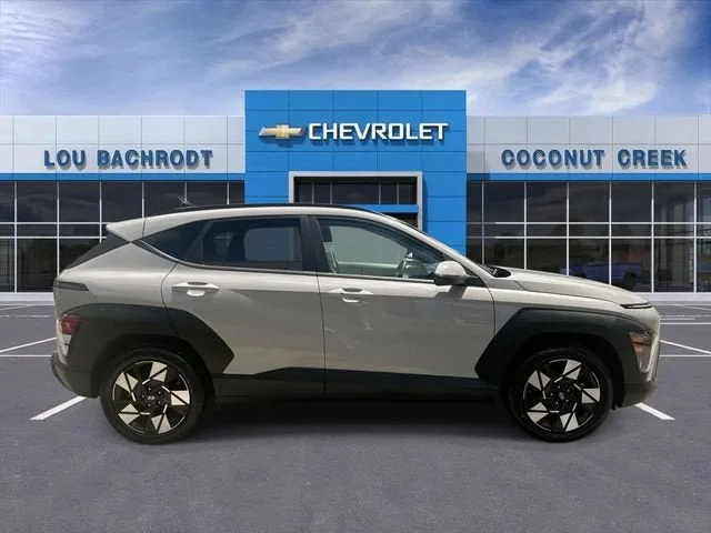 2025 Hyundai Kona SEL photo 9