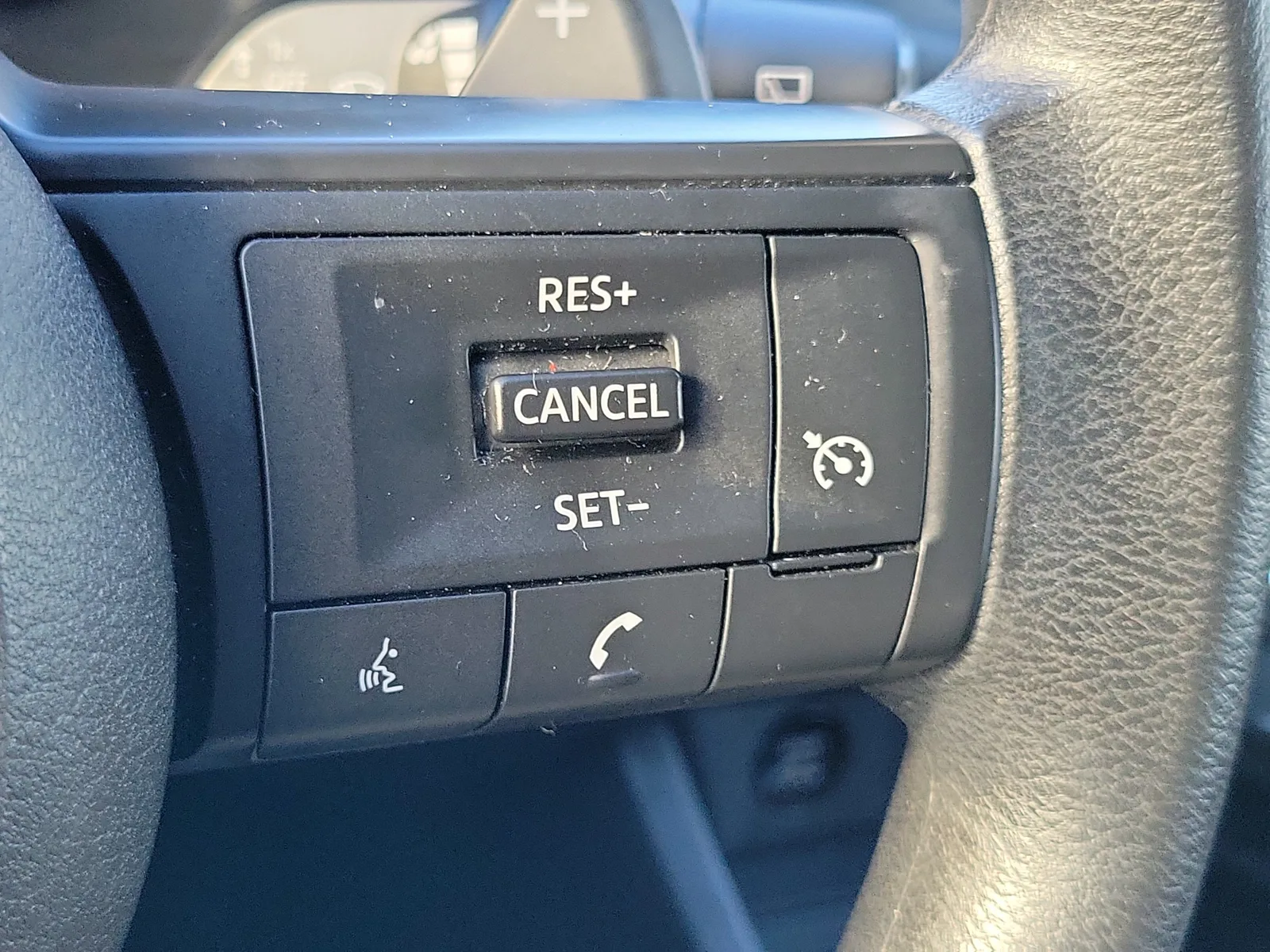 2024 Nissan Rogue S photo 26