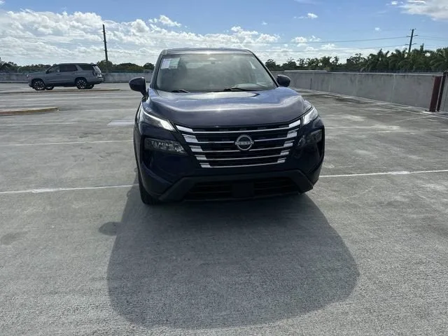 2024 Nissan Rogue SV photo 18