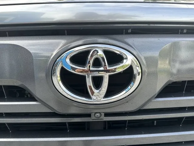 2022 Toyota Tundra 4WD Limited photo 10