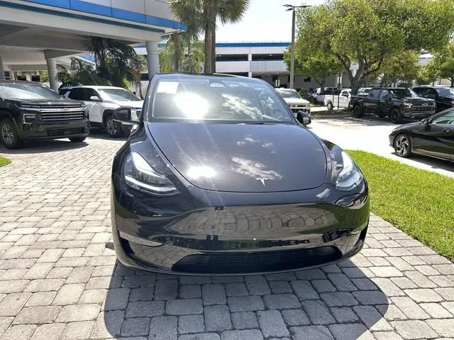 2023 Tesla Model Y Long Range photo 18
