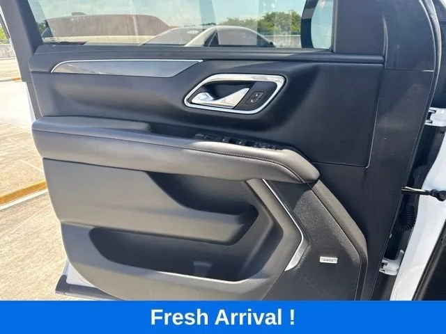 2023 GMC Yukon AT4 photo 9