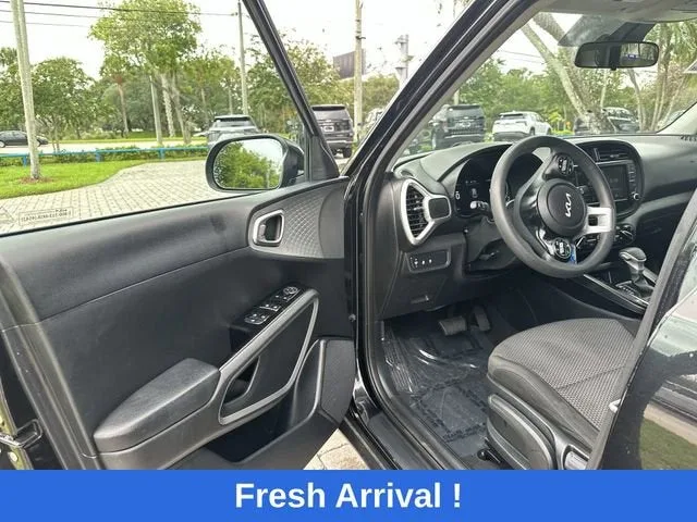 2024 Kia Soul LX photo 22