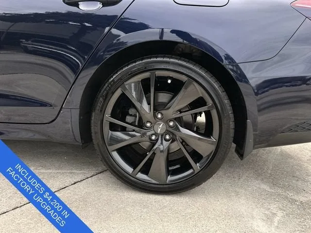 2023 Genesis G70 2.0T photo 11