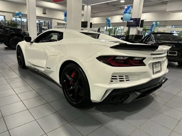 2025 Chevrolet Corvette E-Ray 1LZ photo 31