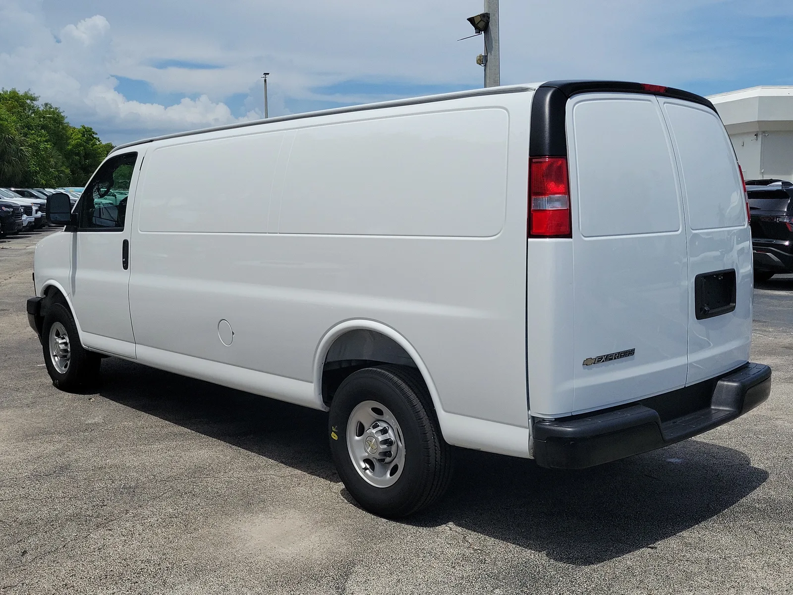 2025 Chevrolet Express Cargo WT photo 5
