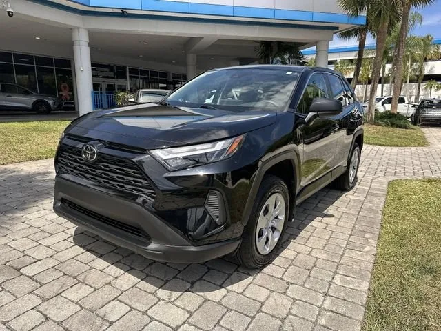 2024 Toyota RAV4 LE photo 20