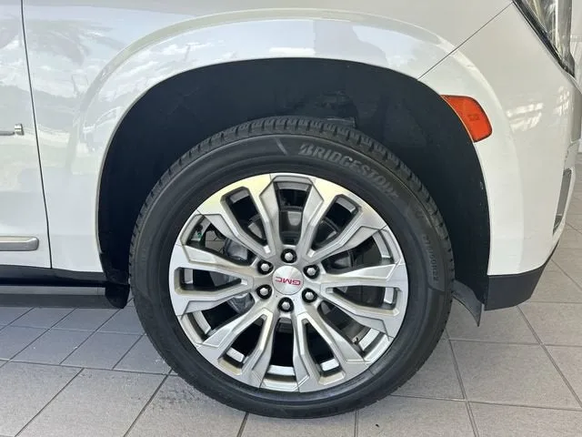 2022 GMC Yukon XL Denali photo 11