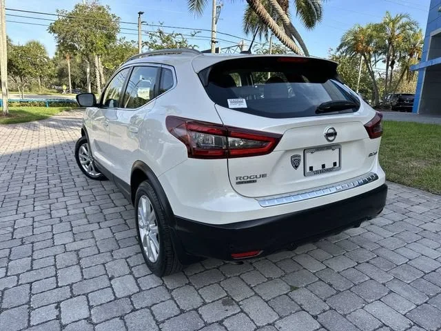 2022 Nissan Rogue Sport SV photo 12