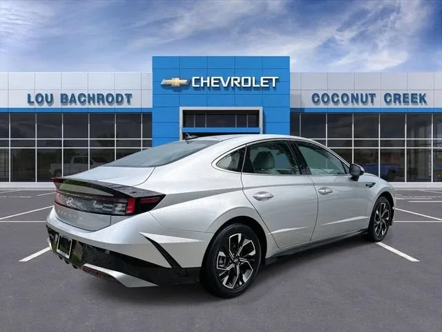 2024 Hyundai Sonata SEL photo 8