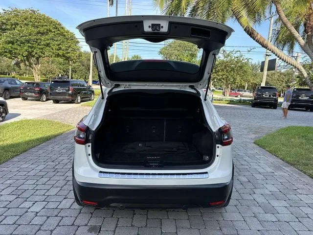 2022 Nissan Rogue Sport SV photo 28
