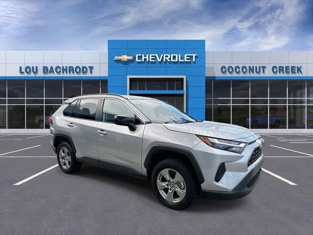 2025 Toyota RAV4 Hybrid LE photo 2