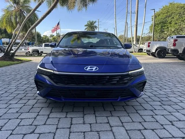 2025 Hyundai Elantra SEL Convenience photo 19