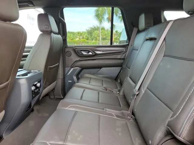 2024 GMC Yukon Denali photo 15