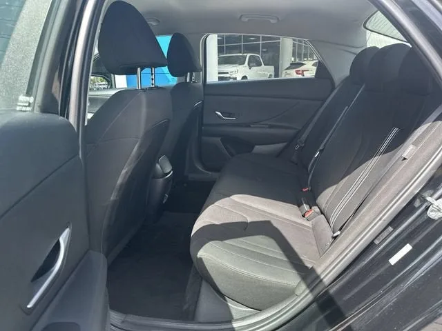2024 Hyundai Elantra SEL photo 27